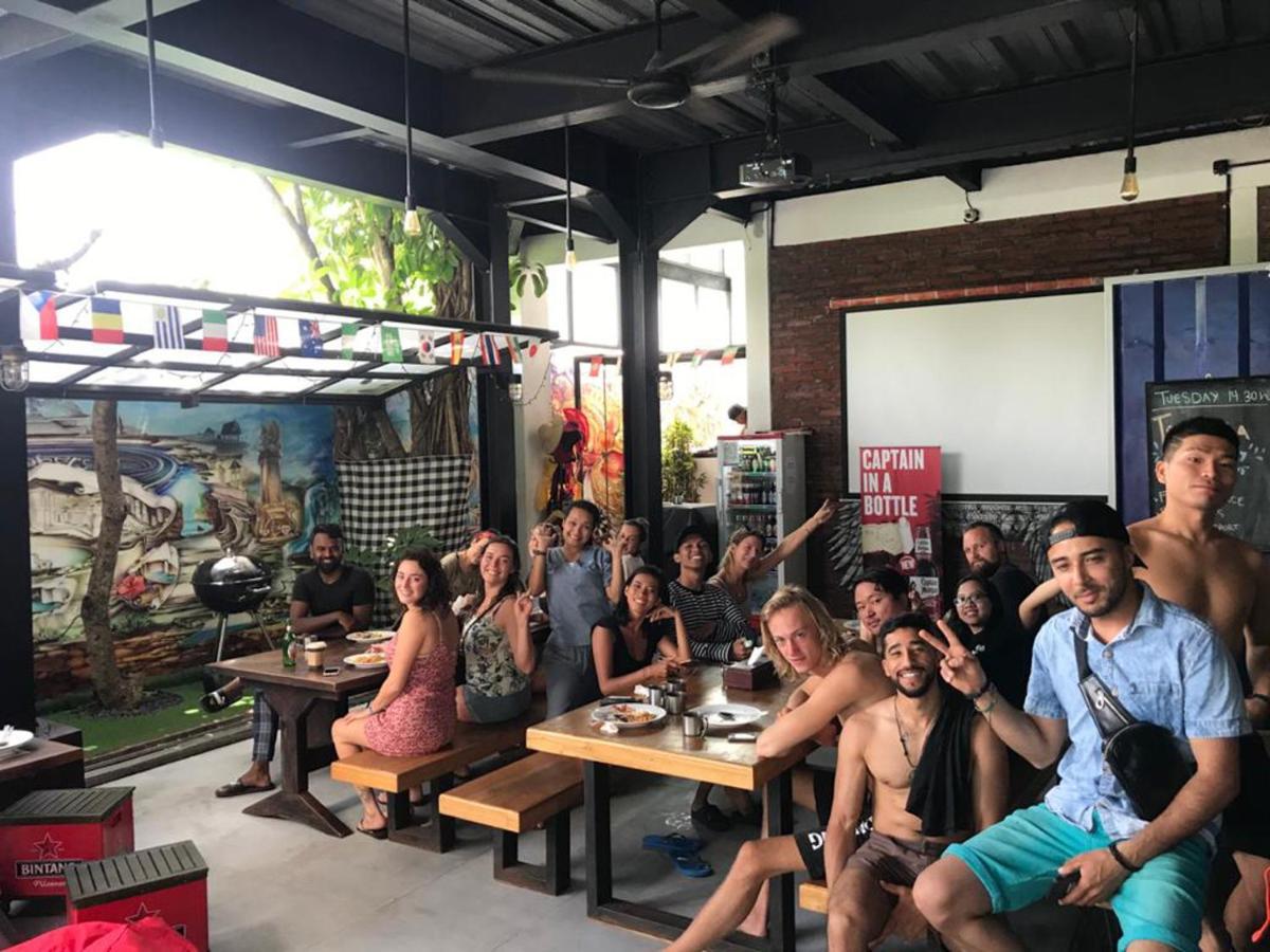 D'Gobers Hostel Seminyak By Gumilang Hospitality Екстериор снимка