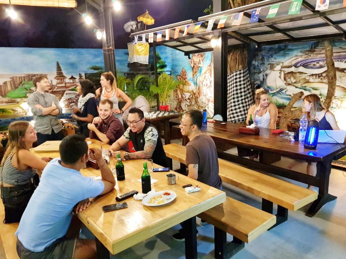 D'Gobers Hostel Seminyak By Gumilang Hospitality Екстериор снимка